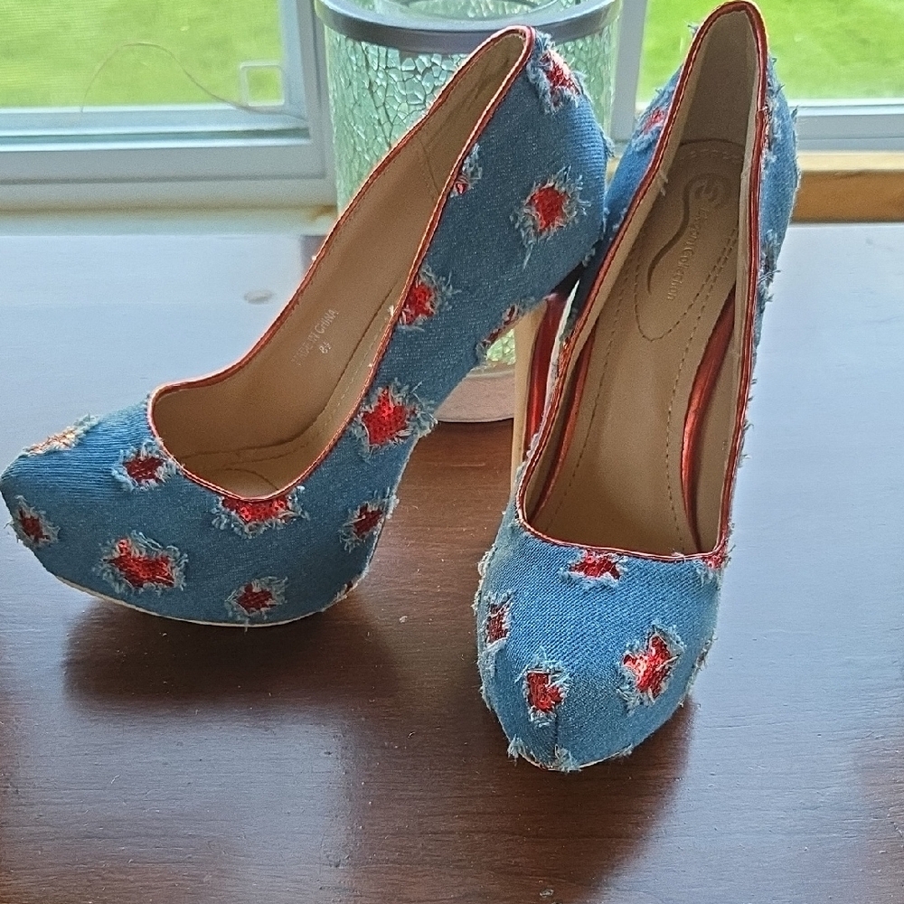 Stylish Denim And Stars.   Size 8.5